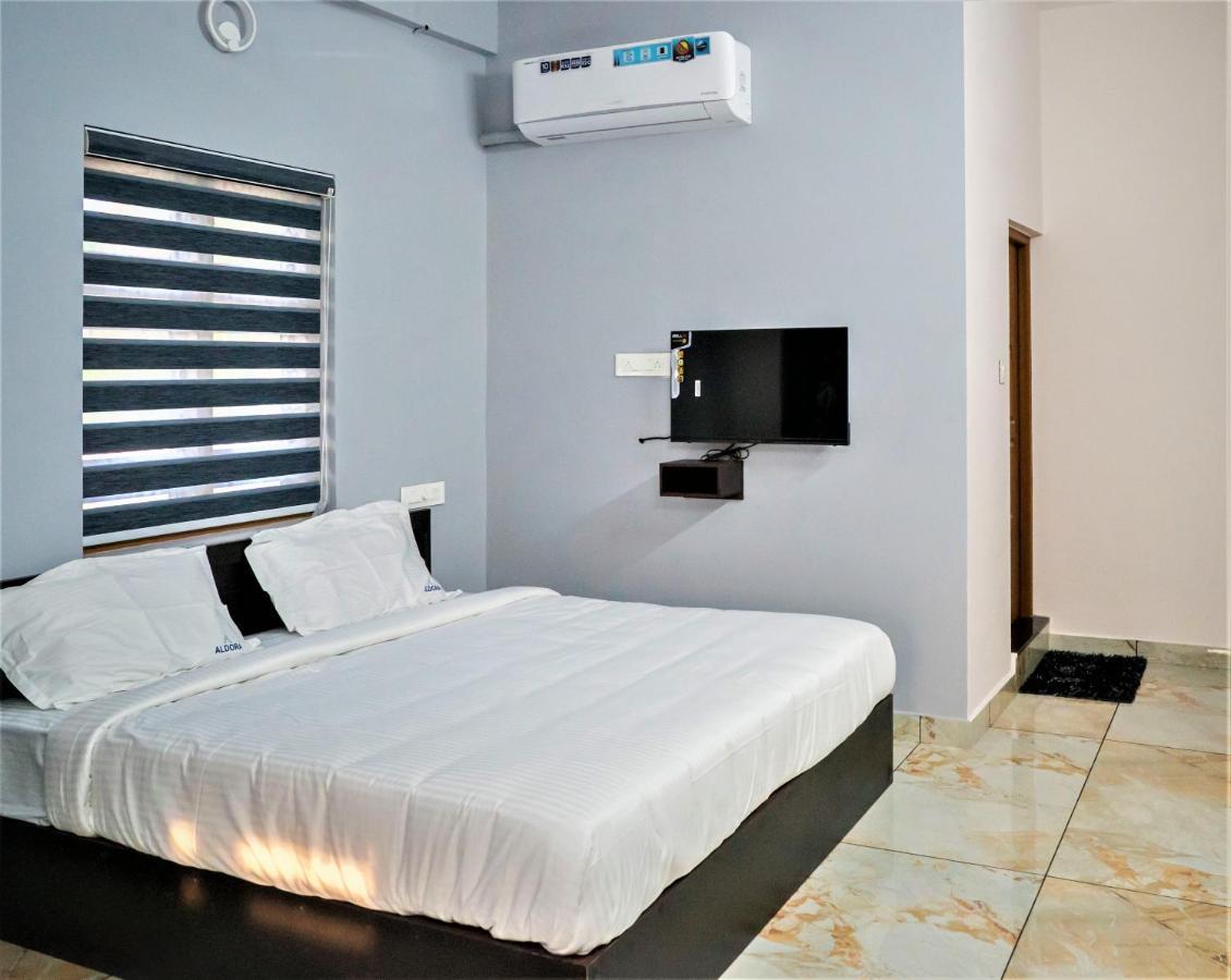 Aldora Airport Residency Hotel Nedumbassery Exterior photo